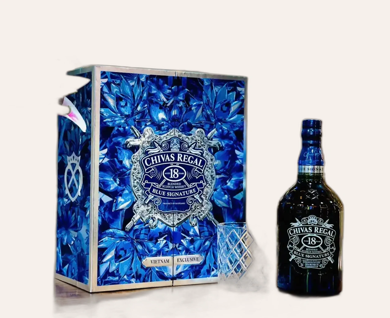 Chivas 18 Year Old Blue Signature Hộp Quà Tết 2026 Giá Tốt