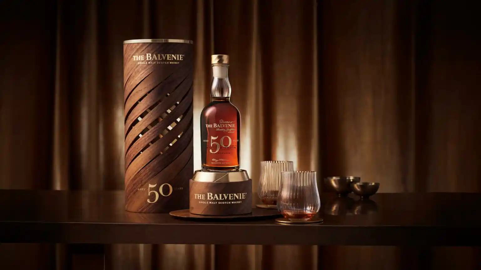 Balvenie Ra Mắt Rượu Scotch Whisky Với Chai Mạ Vàng 14 Karat - Có Giá Đắt Hơn Cả Một Chiếc Tesla