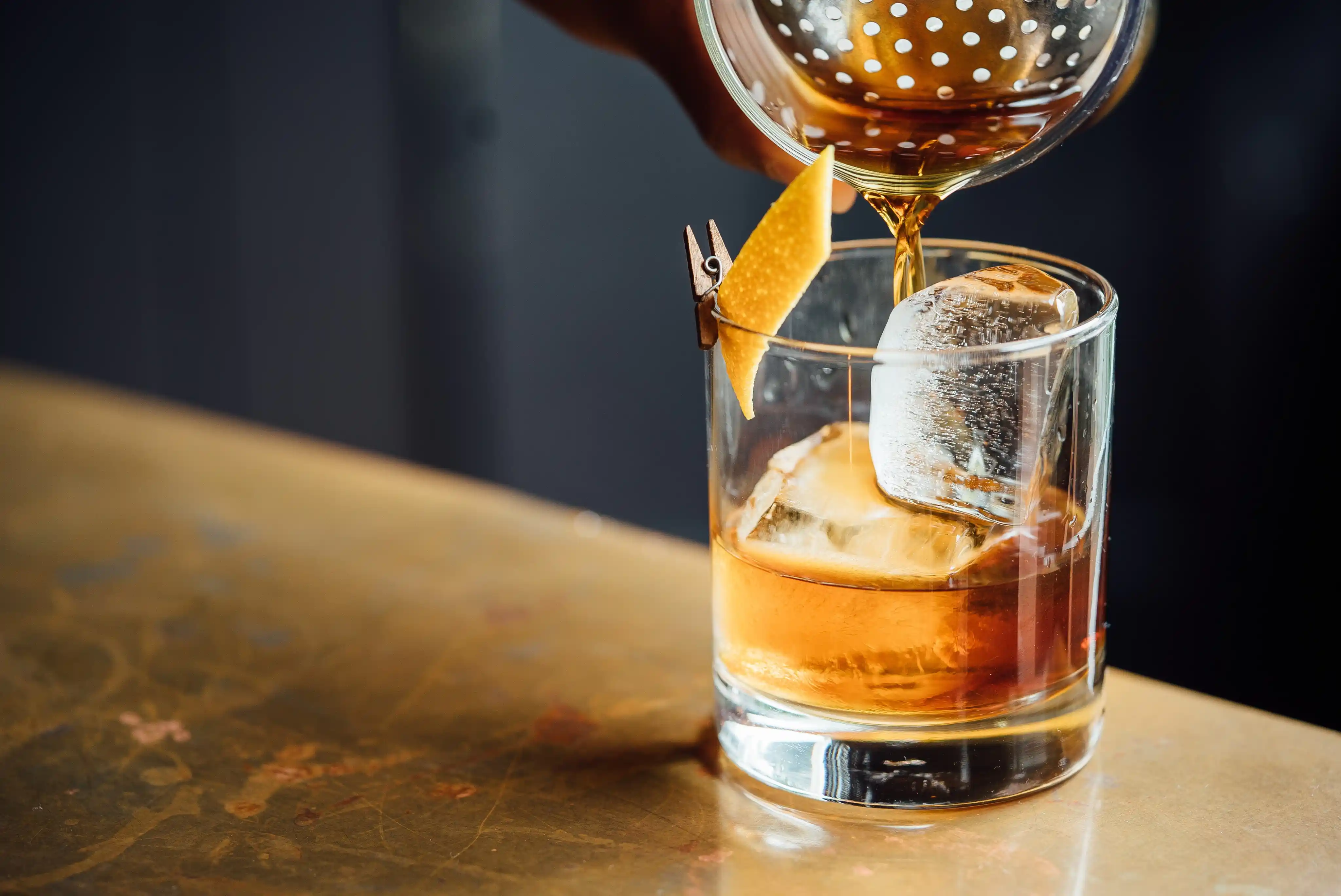Trong Whiskey Có Chứa Bao Nhiêu Carbohydrate Và Calo?