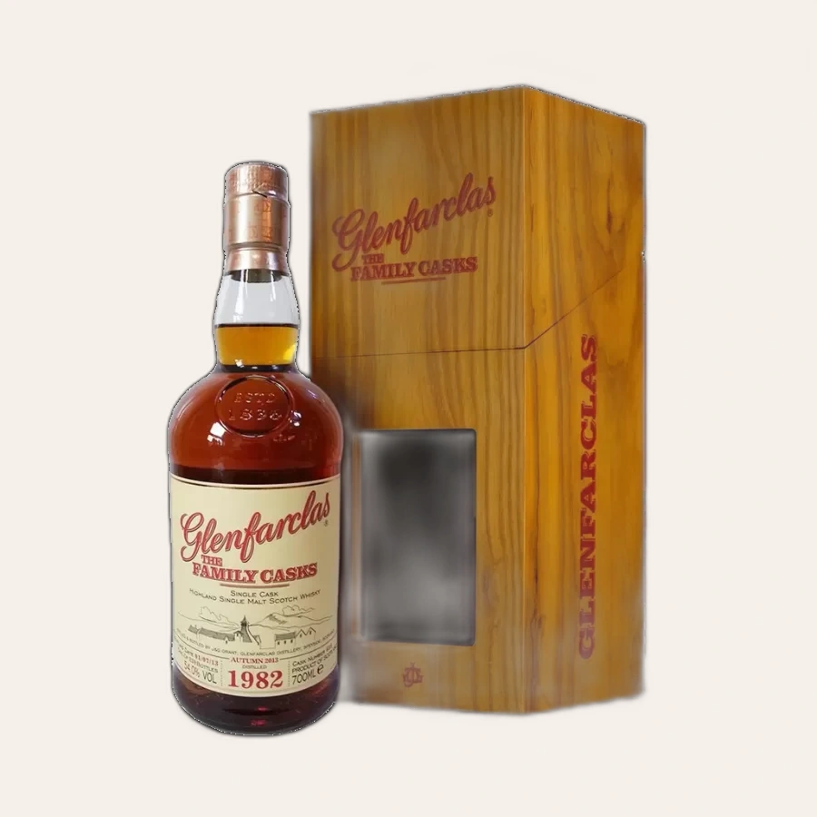 Rượu Whisky Glenfarclas 31 Year Old Family Cask Autumn 2013 1982